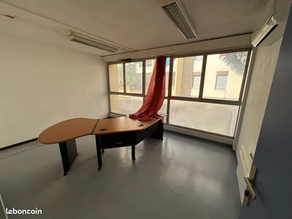 Grand bureau dans Montpellier avec 6 salles