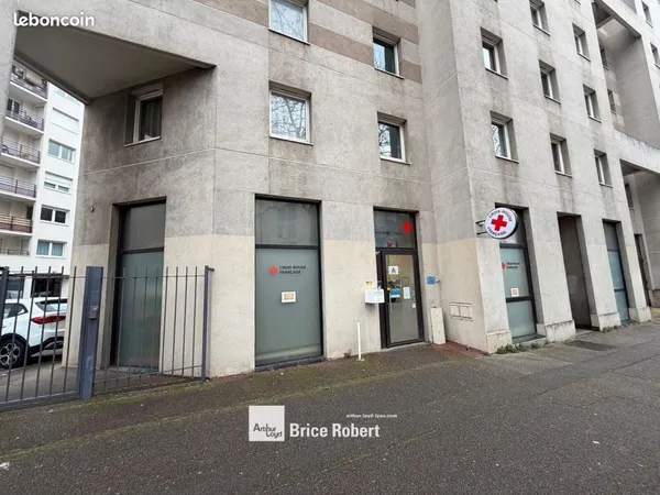 Local bureaux 626 m²