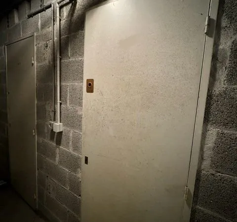 Location Cave 4m2