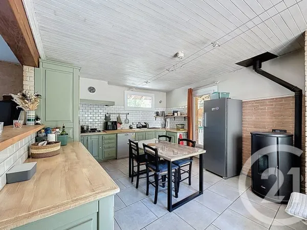 Maison 8 pièces 355 m²