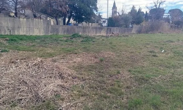 Terrain 674 m²