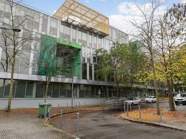 Bureau 4536 m²