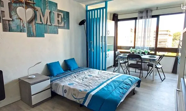 Frejus magnifique studio cabine meuble avec garage