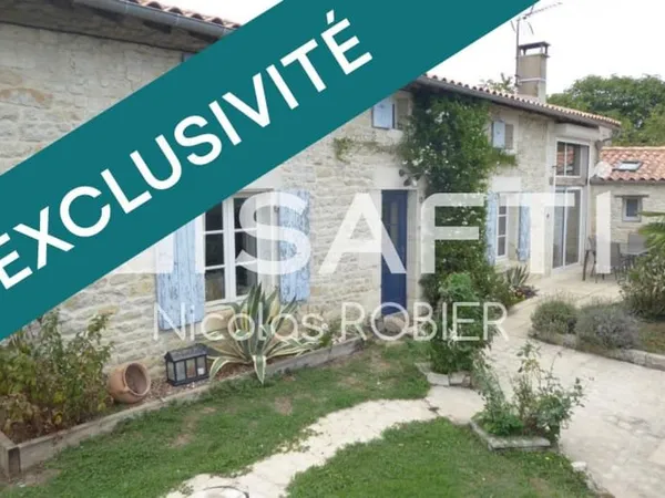 Jolie Maison en pierre, beaux volumes, possibilités trois chambres, petite dépendance!!