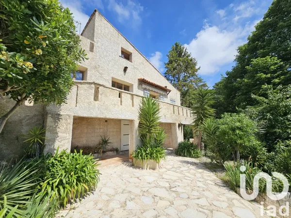 Maison 9 pièces 250 m²