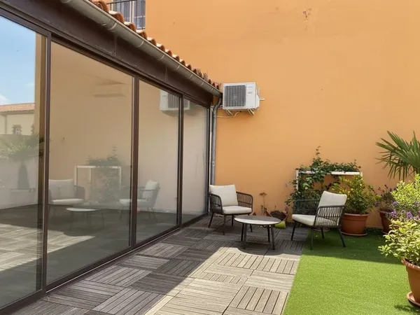 UN APPARTEMENT T3-4 AVEC TERRASSE, SECTEUR PLACE ARAGO EN CE