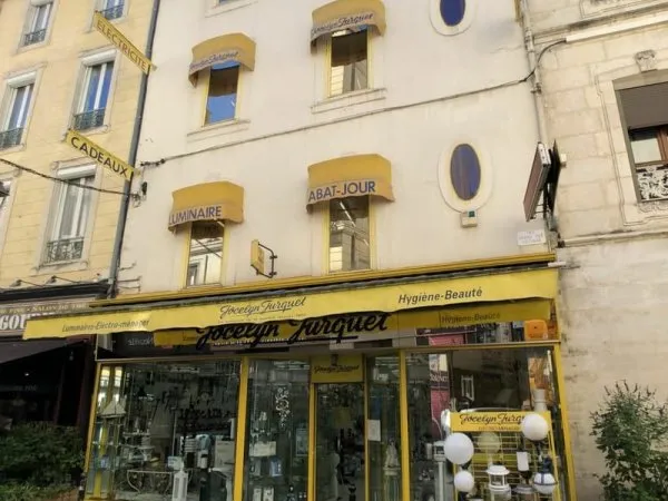 Bâtiment 1 pièce 267 m²