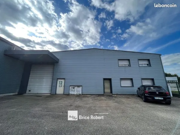 Local bureaux 440 m²