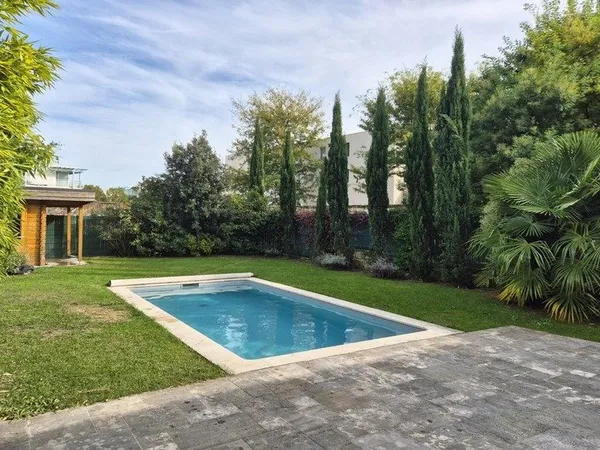 NANSOUTY - COMME UNE MAISON - JARDIN 180 M2 - PISCINE - PRESTATIONS HAUT DE GAMME - CALME