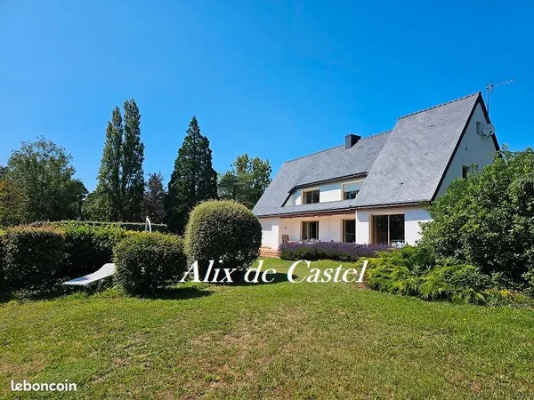 Maison 8 pièces 263 m²