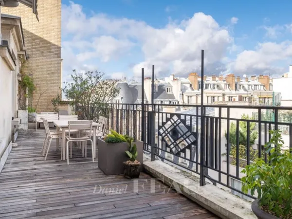 Paris XVIe - Muette/Passy - Rare Penthouse Terrasses