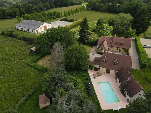Maison Les Eyzies 9 pièce(s) 245 m2