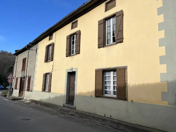 Maison en pierre de 8 pièces principales