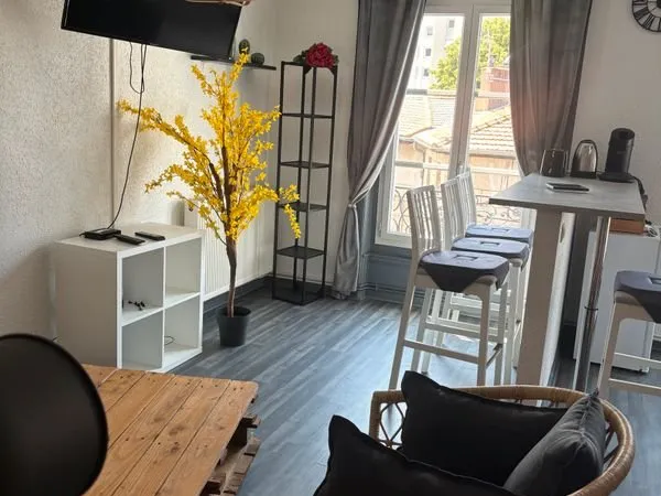 Colocation dans joli T3 meublé en duplex