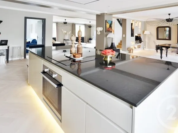 Maison 10 pièces 250 m²