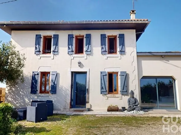 Maison de maitre, 140 m², 4 chambres avec jardin