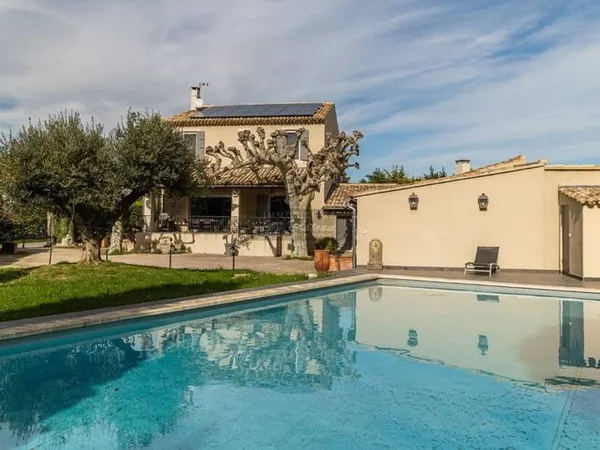 Maison 2 pièces 236 m²