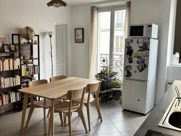 Location 15 juin-20 août appartement 3 pièces Paris 11
