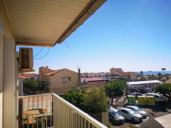 Saint Pierre la Mer : APPARTEMENT T2 CENTRE DE LA STATION VU