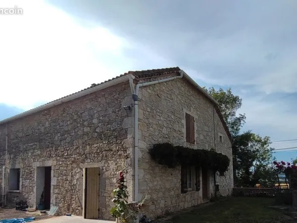 Maison pierre + maison bois