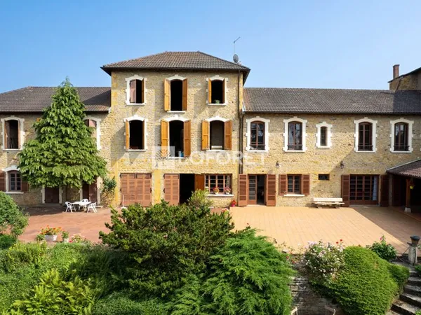 Maison 15 pièces 350 m²