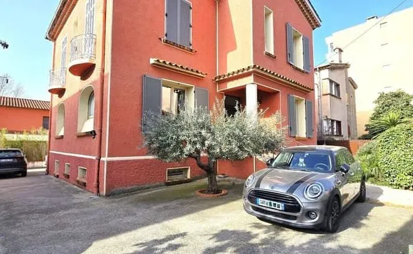 Villa 9 pièces 190 m²