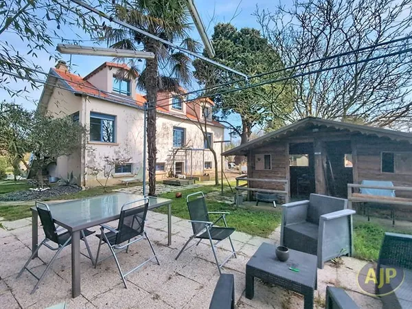 Maison Montaigu-Vendée 6 pièces 126 m²