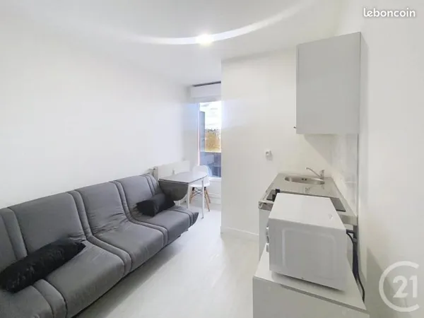 Studio 1 pièce 11 m²