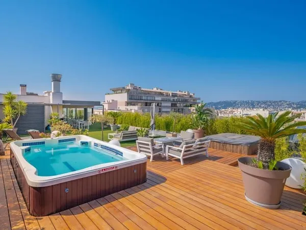 Appartement 4 pièces 215 m²
