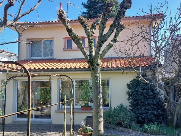 BLAGNAC SERVANTY Maison 8 pièces de 208m2 hab sur 914m² de terrain