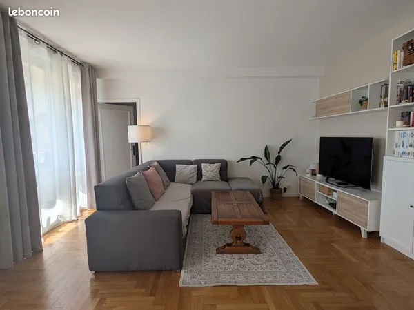 Appartement T4 à Monplaisir avec balcon et parking