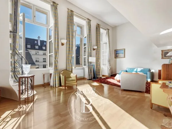 Vente appartement - Paris 4 - Place des Vosges - Hôtel Particulier - RARE - Exclusivité - Off Market