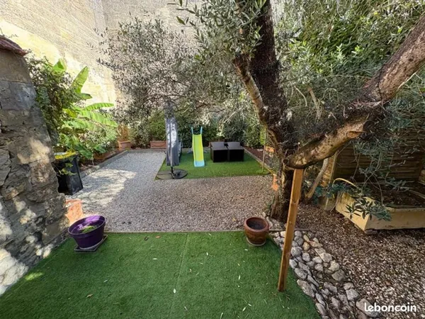 Local commercial 200 m²