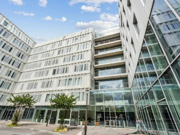 Bureaux 664 m²