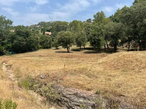 Terrain 1019 m²