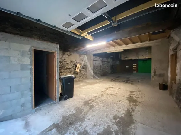 Entrepôt 168 m² LES PONTS DE CE