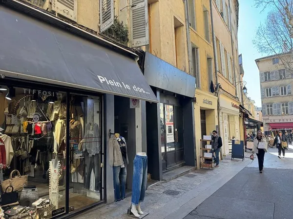 LOCAL COMMERCIAL AIX PLACE MAIRIE