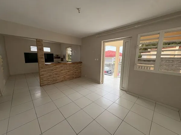 MAISON T3 BOURG DU GOSIER