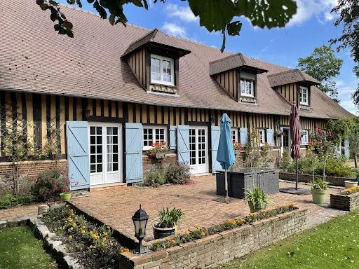 Maison 10 pièces 270 m²