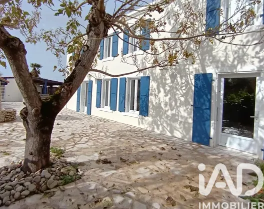 Maison 8 pièces 317 m²