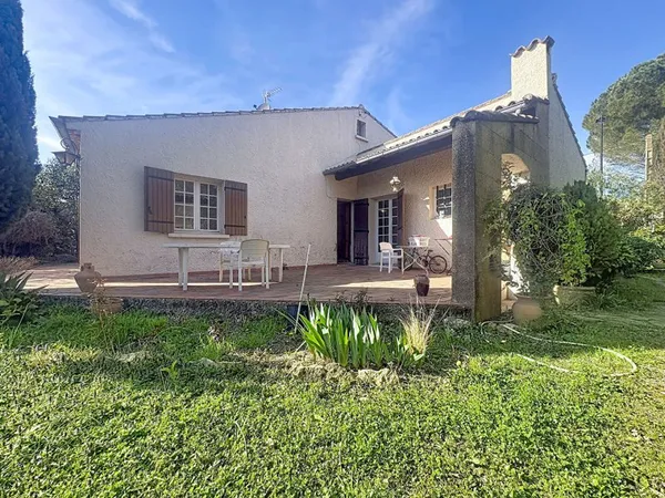 Maison Orange d'environ 121m²