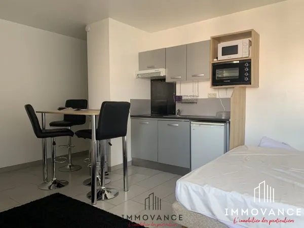 LOCATION // STUDIO 21,3m2 // AVEC BALCON ET PLACE DE PARKING //
