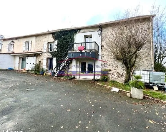 Maison 8 pièces 216 m²