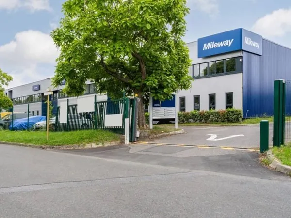 Local d'activité 408 m²