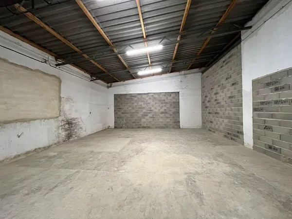 A LOUER LOCAL PROFESSIONNEL DE 79 M ²