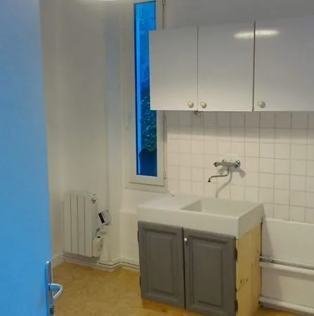 Type 2 · 34 m² + terrasse St genest