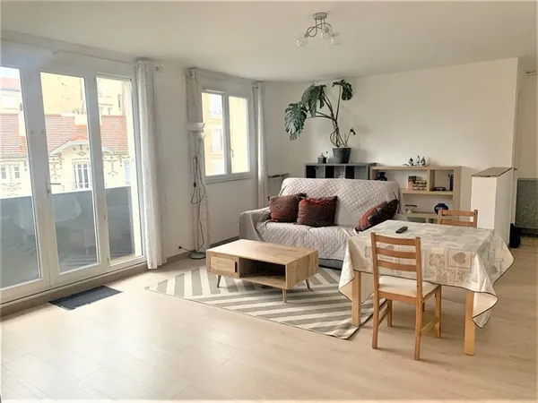 Appartement Courbevoie 4 pièce(s) 81 m2+ Balcon+Cave