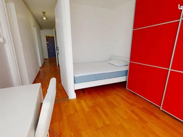 Chambre 5 pièces 80 m²