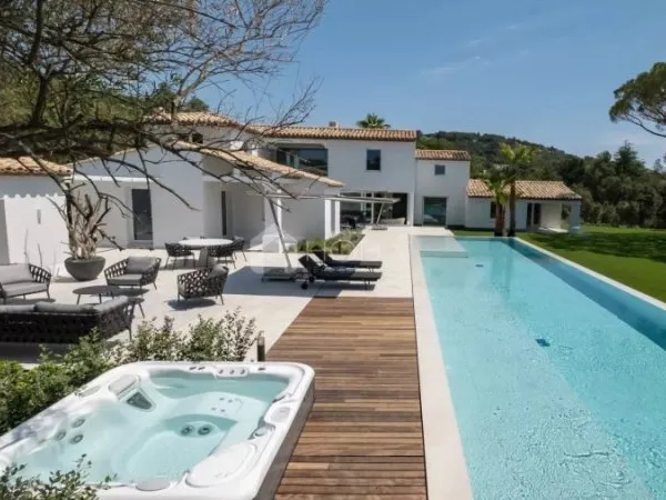 Maison 400 m²