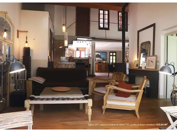 Maison 7 pièces 240 m²